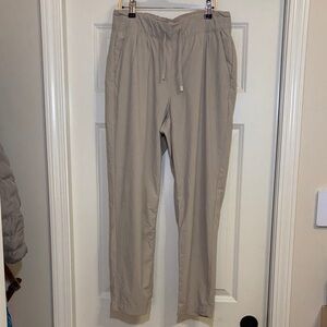 Women’s REI Mid-rise Tan Pants | M